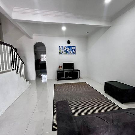 Dh Homestay Sungai Petani Esterno foto